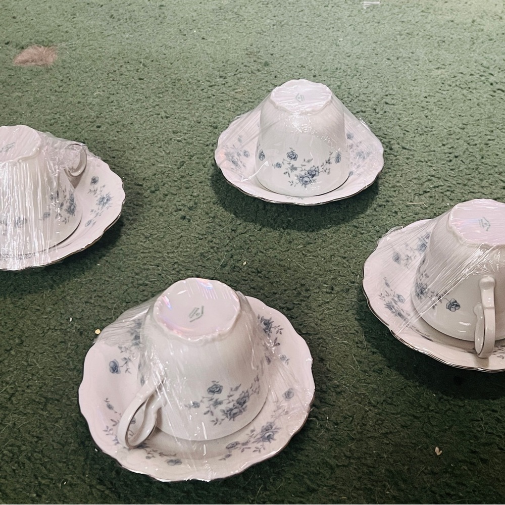 Johann Haviland Blue Garland 4 cup/saucer set